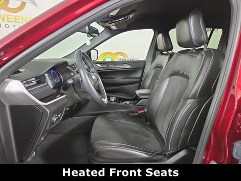 Used 2022 Jeep Grand Cherokee Altitude image 11