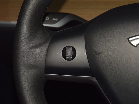 Used 2022 Tesla Model Y Performance AWD/4WD image 34