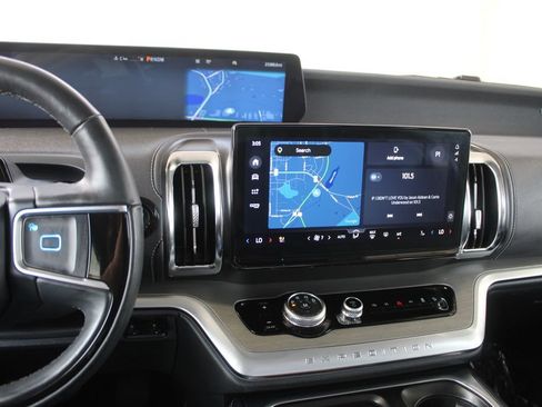 Used 2025 Ford Expedition Platinum AWD/4WD image 23