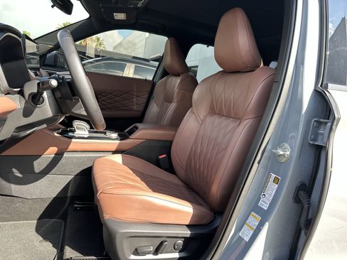 Used 2025 Mitsubishi Outlander SEL FWD image 3