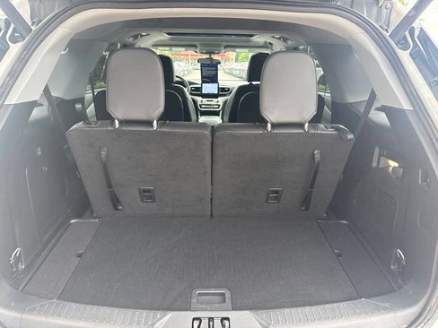Used 2023 Ford Explorer XLT w/ Equipment Group 202A AWD/4WD image 30