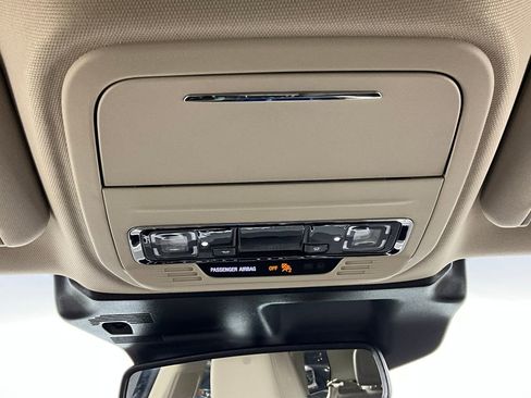 Used 2024 Lincoln Corsair AWD image 16