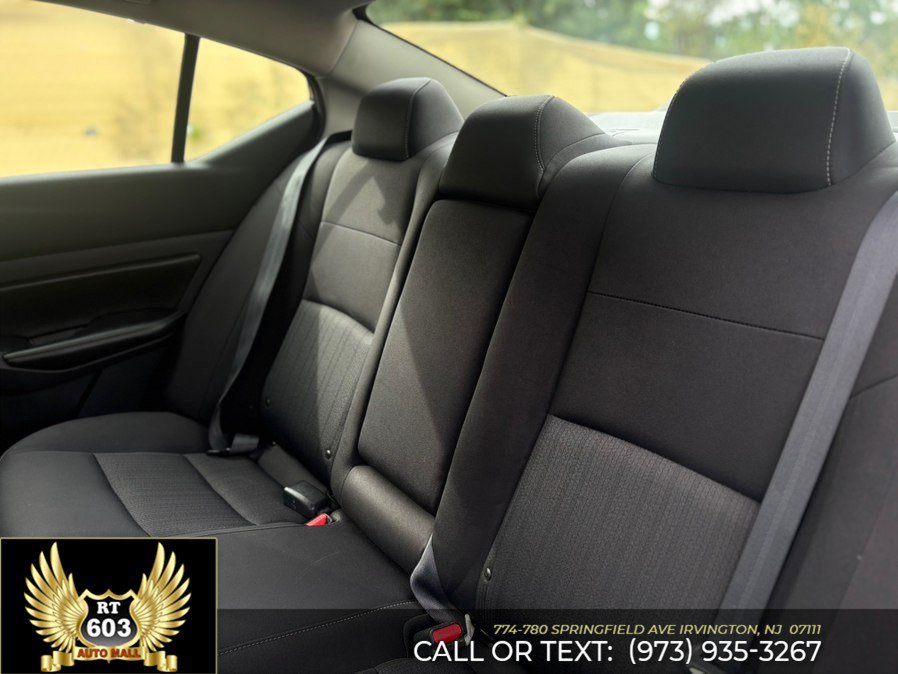 Used 2022 Nissan Altima 2.5 SV FWD image 9