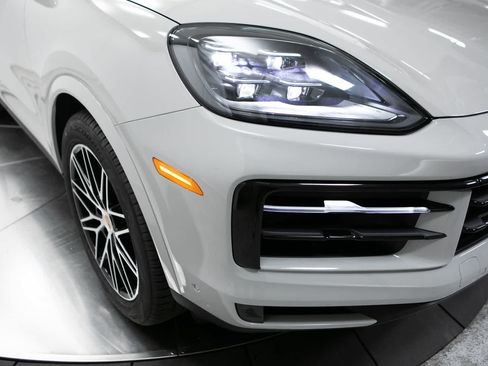 New 2026 Porsche Cayenne AWD/4WD image 12