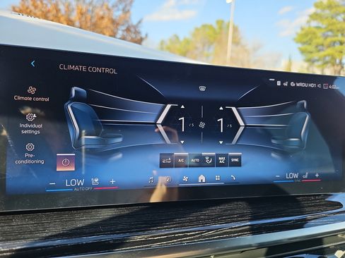 New 2026 BMW X5 xDrive50e w/ M Sport Package AWD/4WD image 23