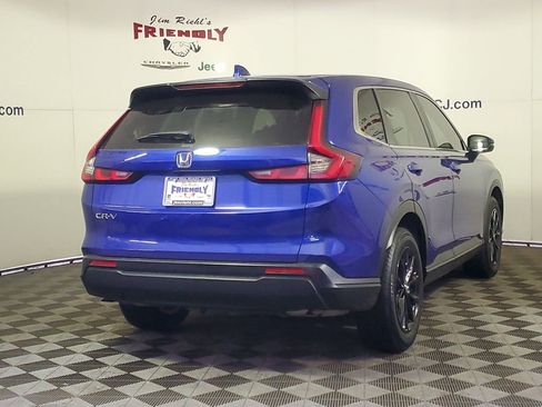 Used 2024 Honda CR-V EX image 3