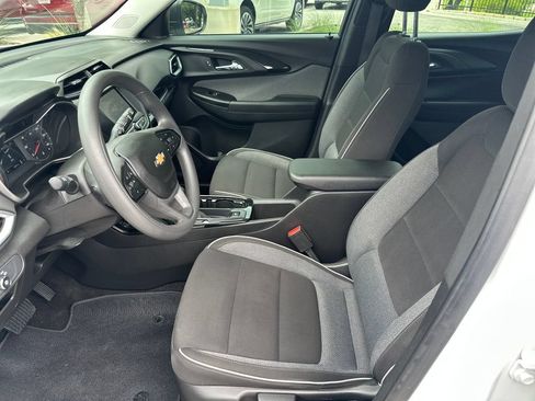 Used 2021 Chevrolet TrailBlazer LS FWD image 23