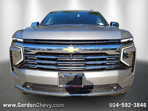 New 2025 Chevrolet Suburban Premier image 11