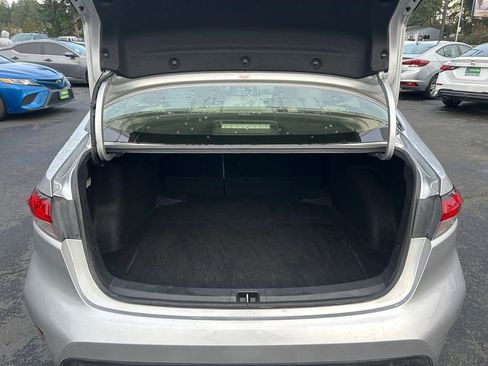 Used 2021 Toyota Corolla LE image 23