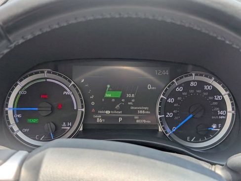 Used 2023 Toyota Highlander LE AWD/4WD image 17