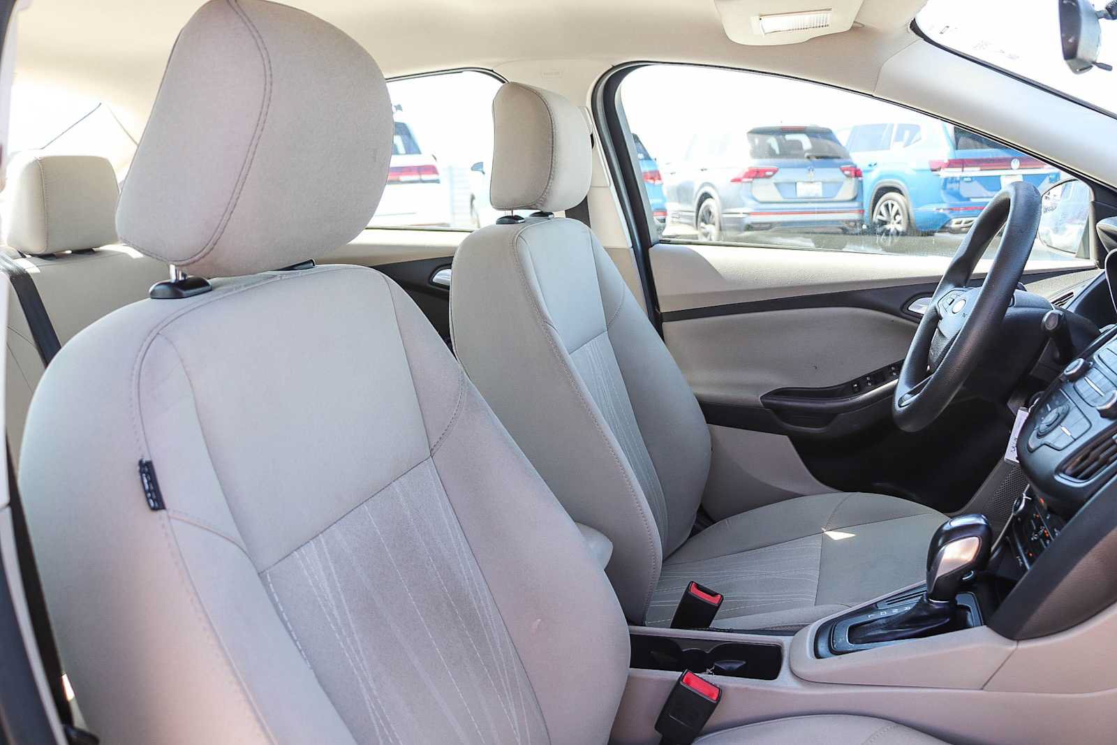 Used 2015 Ford Focus SE FWD image 16