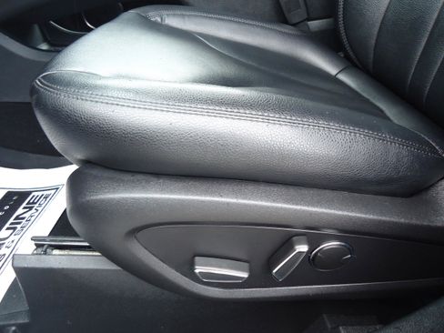 Used 2022 Lincoln Nautilus FWD image 23