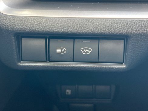 Used 2024 Toyota Prius LE image 31