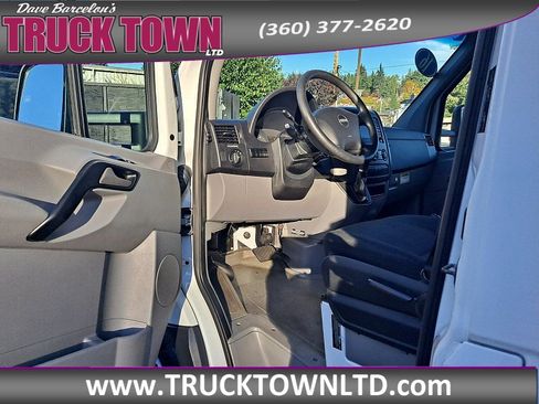 Used 2016 Freightliner Sprinter 3500 image 11