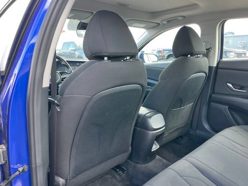 Used 2025 Hyundai Elantra SEL FWD image 42