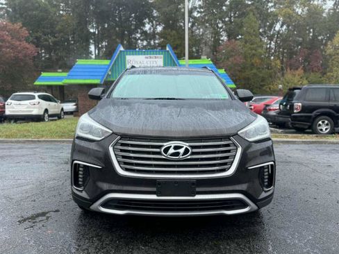 Used 2017 Hyundai Santa Fe SE AWD/4WD image 2