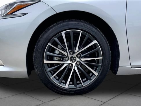 Used 2024 Lexus ES 350 w/ Premium Package FWD image 11