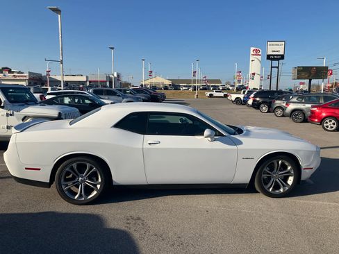 Used 2022 Dodge Challenger R/T image 8