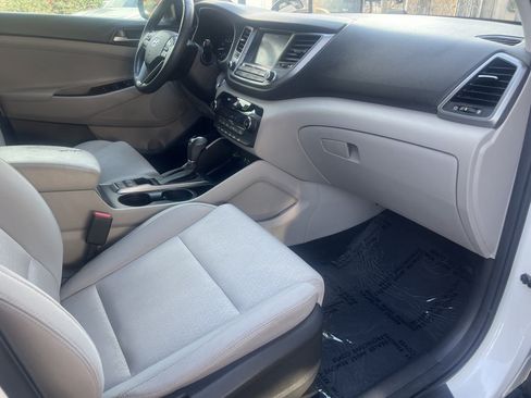 Used 2018 Hyundai Tucson Value w/ Cargo Package FWD image 9