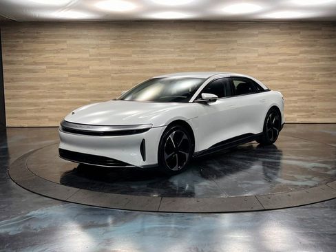 Used 2025 Lucid Air Touring image 5