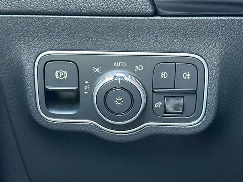 Used 2025 Mercedes-Benz GLA 250 image 33