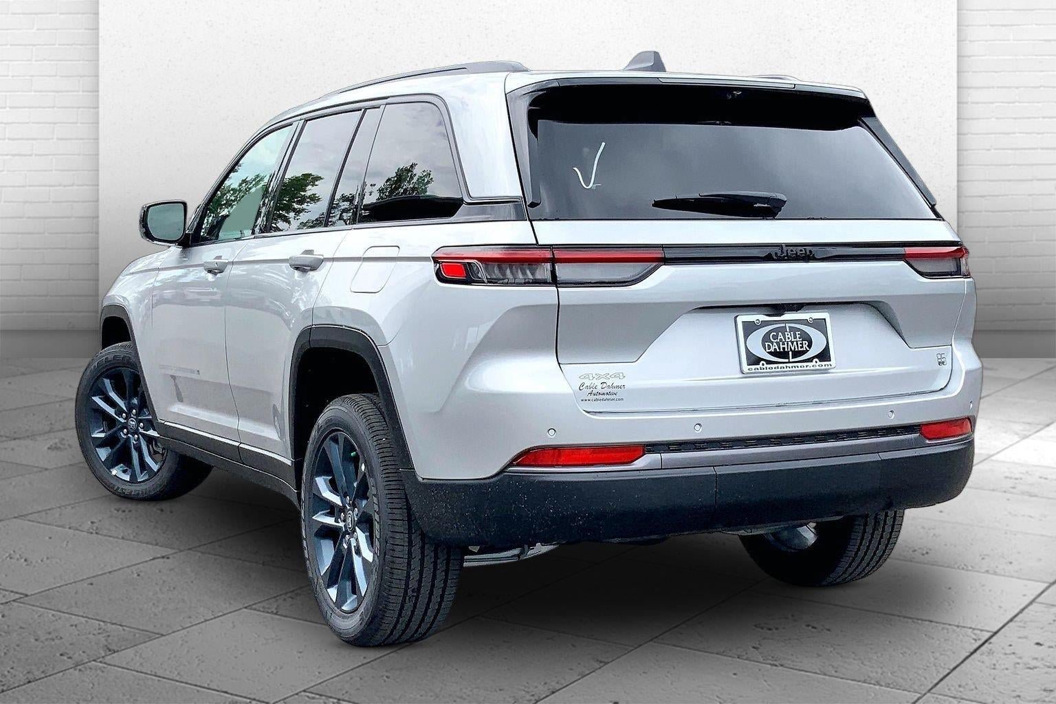 New 2026 Jeep Grand Cherokee Limited AWD/4WD image 3