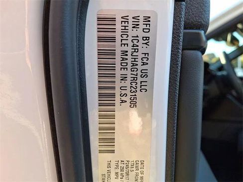 Certified 2024 Jeep Grand Cherokee Laredo w/ Trailer Tow Package image 18