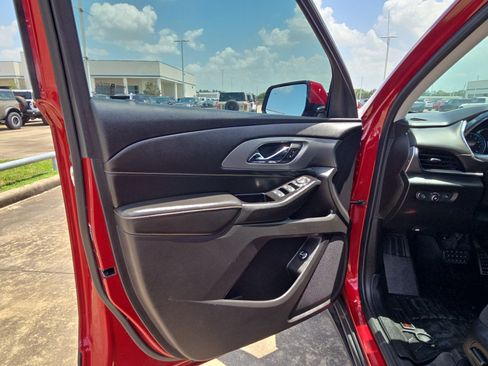 Used 2019 Chevrolet Traverse LT FWD image 12