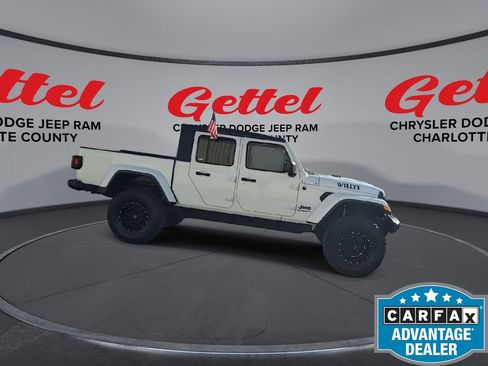 Used 2021 Jeep Gladiator Sport image 11