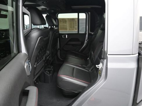 Used 2020 Jeep Gladiator Rubicon AWD/4WD image 27