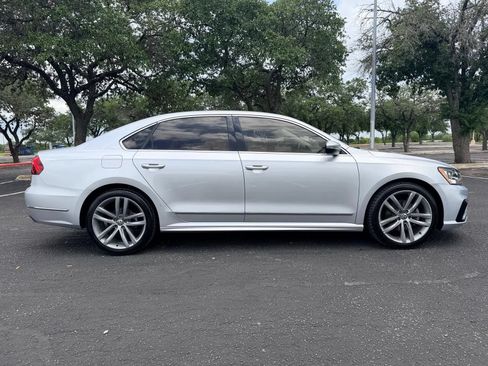 Used 2017 Volkswagen Passat 1.8T R-Line FWD image 8