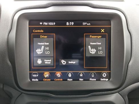 Used 2022 Jeep Renegade Latitude w/ Convenience Group AWD/4WD image 3