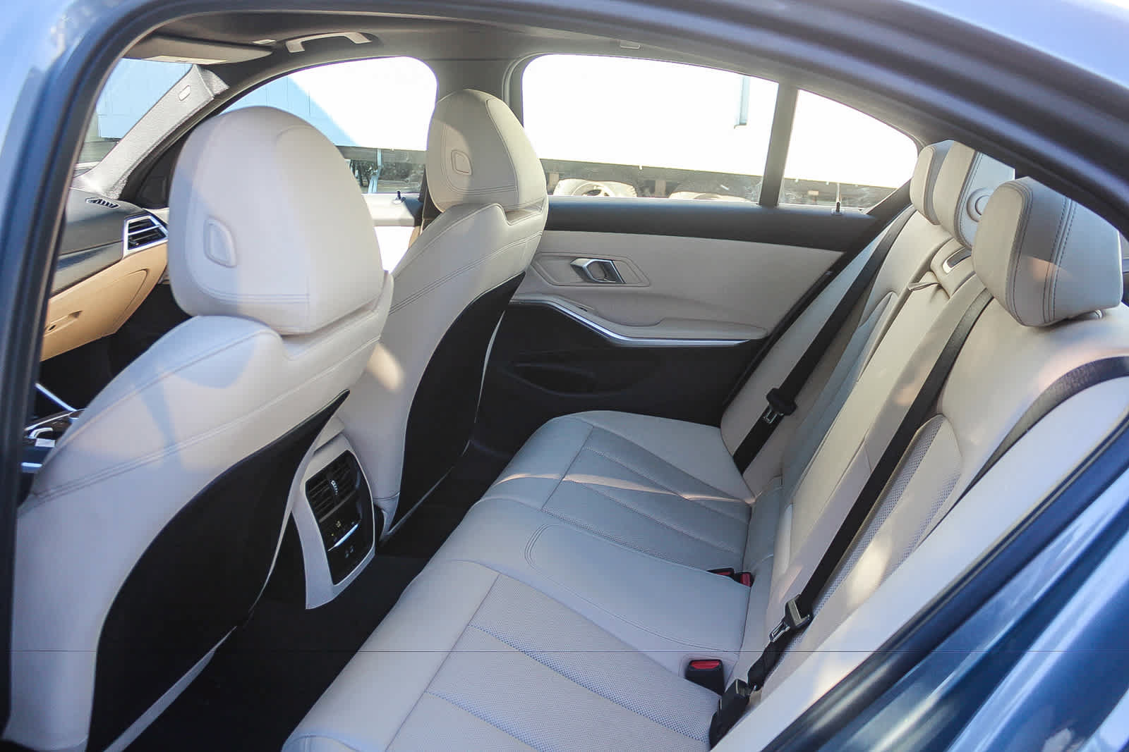 Used 2026 BMW 330i Sedan w/ Premium Package RWD image 20
