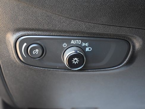 Used 2023 Chevrolet Equinox LT FWD image 25