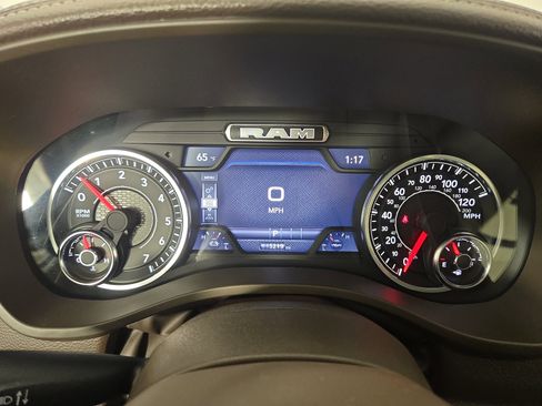 Used 2025 RAM 1500 Laramie AWD/4WD image 18