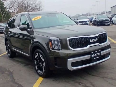 Used 2025 Kia Telluride EX w/ EX Captain's Chair Package image 5