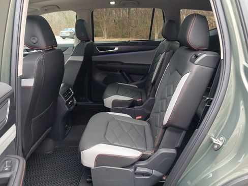 New 2026 Volkswagen Atlas Peak Edition image 24