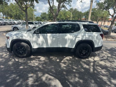 Used 2022 GMC Acadia AT4 w/ Technology Package AWD/4WD image 3