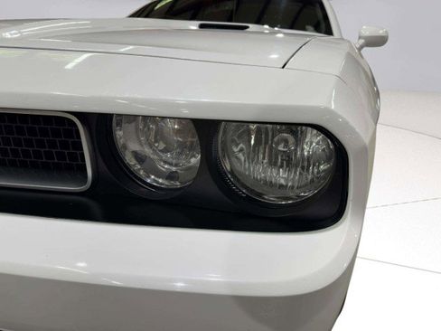 Used 2012 Dodge Challenger SXT Plus image 9