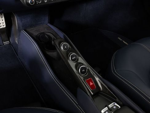 Used 2022 Ferrari F8 Tributo image 35