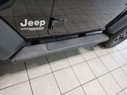 Used 2019 Jeep Wrangler Sport image 38