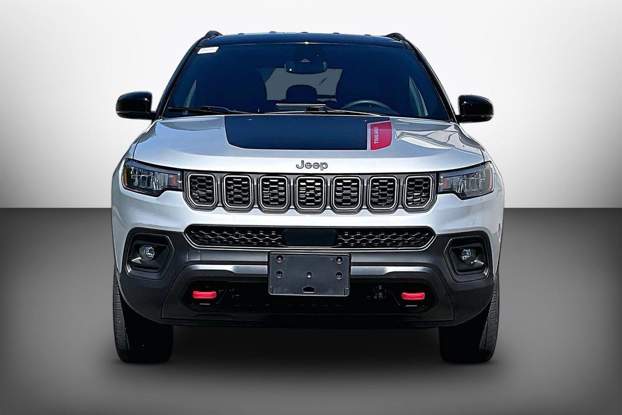 Certified 2024 Jeep Compass Trailhawk AWD/4WD image 3