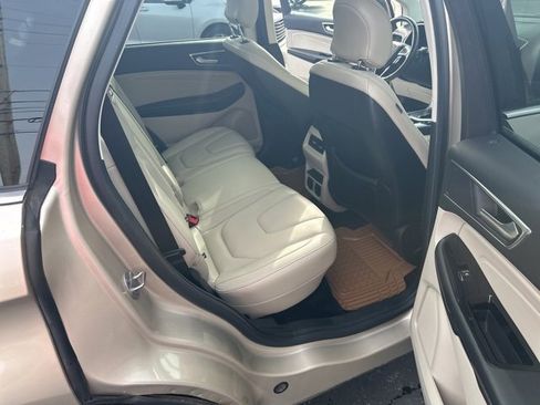Used 2017 Ford Edge Titanium w/ Technology Package image 20