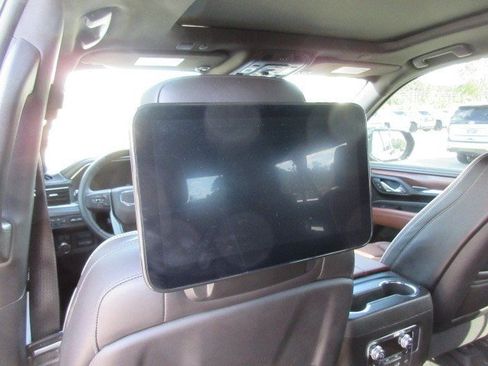 Used 2023 GMC Yukon XL Denali Ultimate AWD/4WD image 17