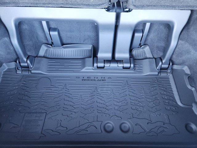 New 2026 Toyota Sienna XLE Woodland Edition AWD/4WD image 31