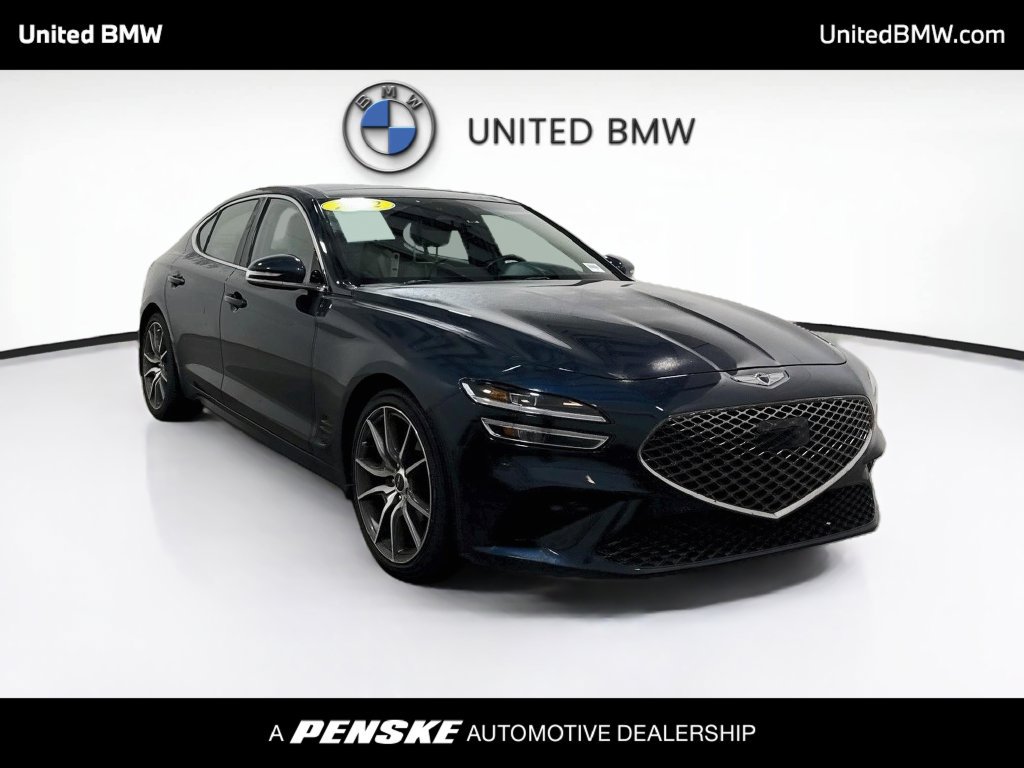 Used 2022 Genesis G70 2.0T w/ Prestige Package RWD image 3