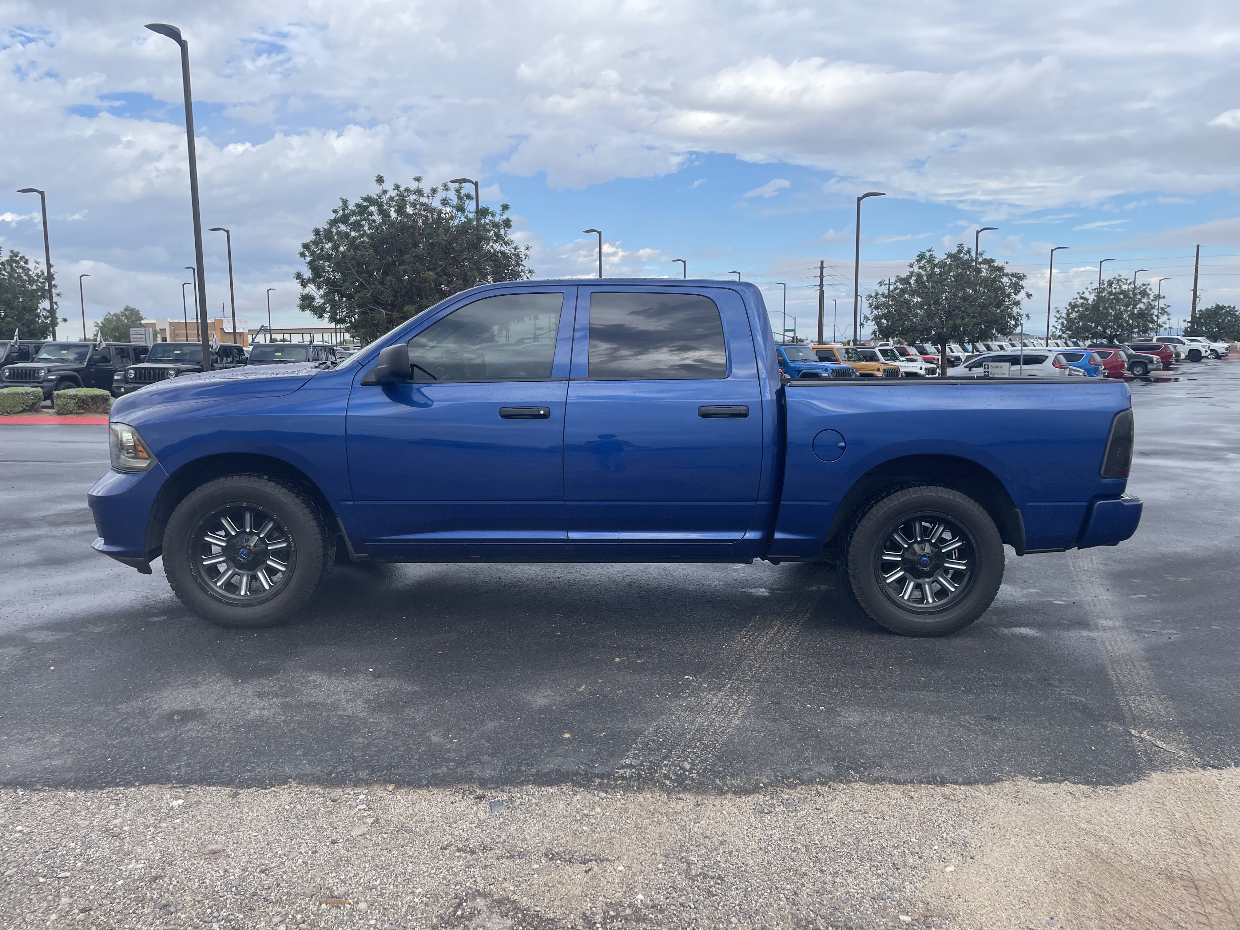 Used 2016 RAM 1500 Express RWD image 2