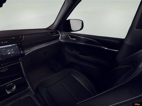 New 2026 Jeep Grand Cherokee Altitude image 19