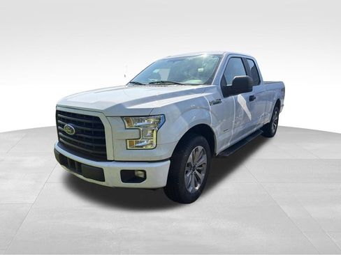 Used 2017 Ford F150 XL w/ Equipment Group 101A Mid RWD image 3