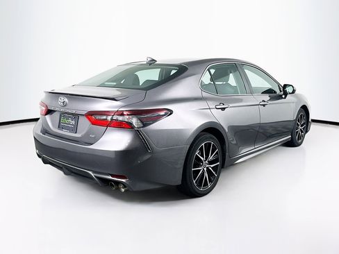 Used 2021 Toyota Camry SE FWD image 9